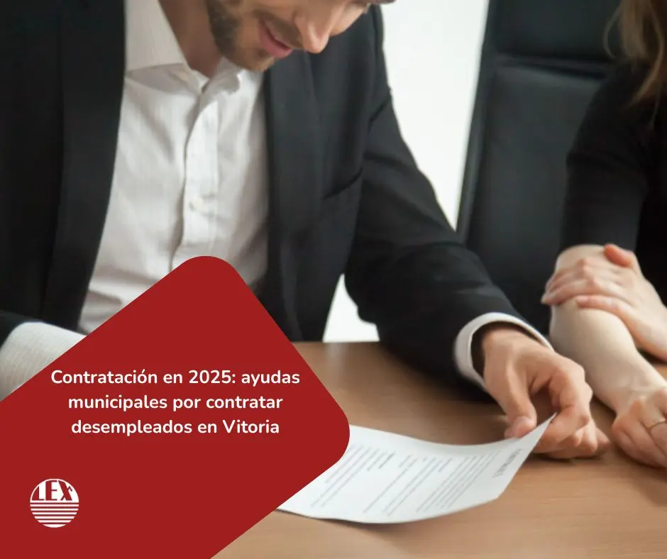 Empresario firma contrato con trabajador gracias a ayudas del Ayuntamiento de Vitoria