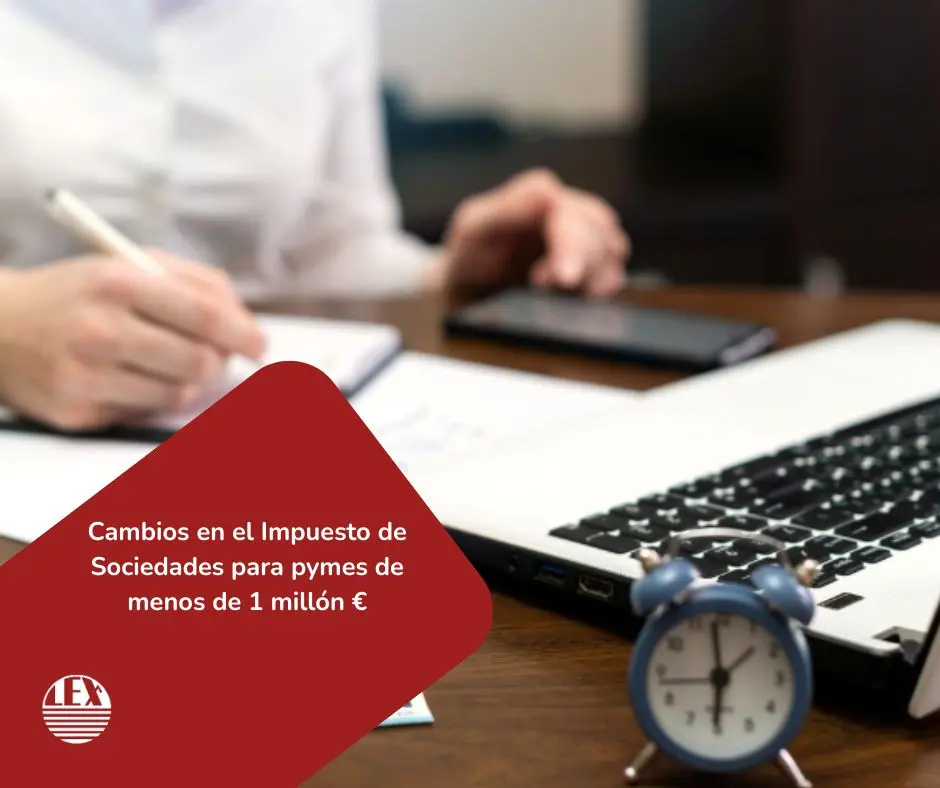 Empresario revisando Impuesto de Sociedades en 2025 con facturación inferior a 1 millón