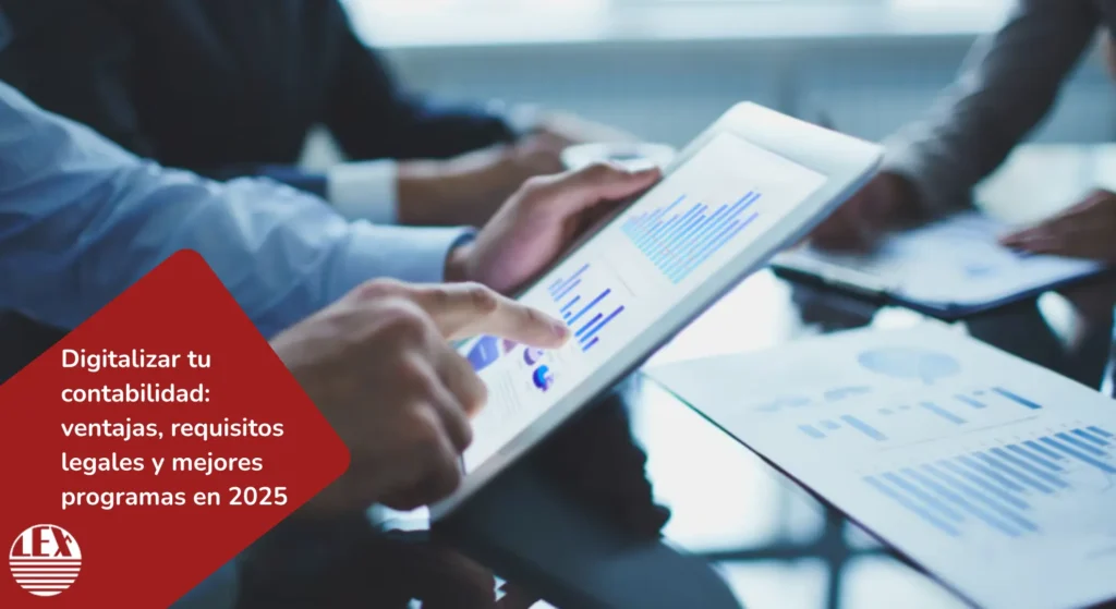 Empresario usando software contable en ordenador como parte del proceso de digitalización contable 2025